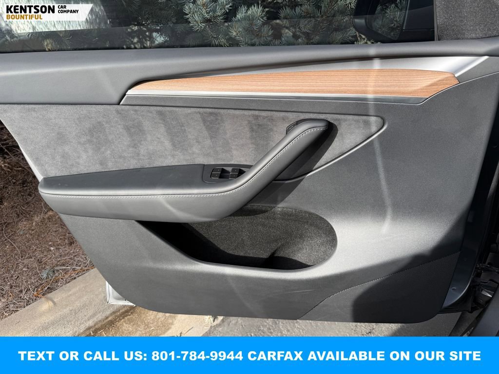 Used 2025 Tesla Model Y Long Range image 18