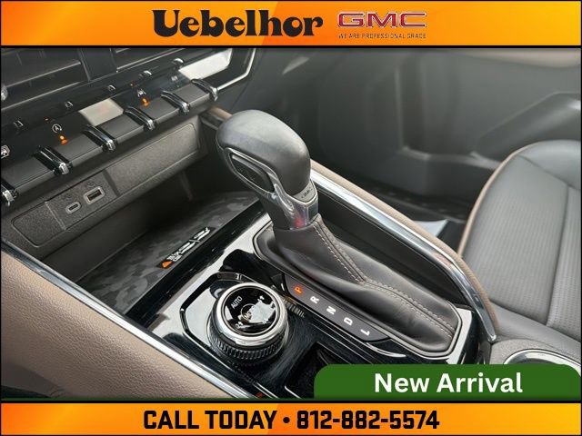 Used 2023 GMC Canyon Denali image 32