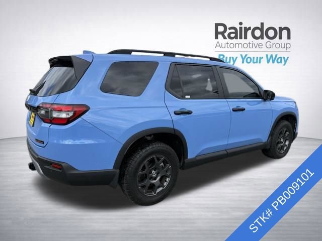 Used 2023 Honda Pilot TrailSport image 4