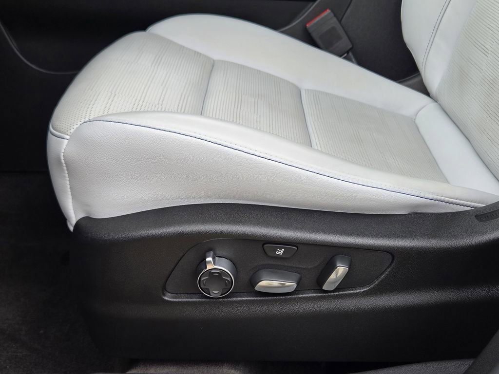 Used 2024 Cadillac XT4 Sport FWD image 32