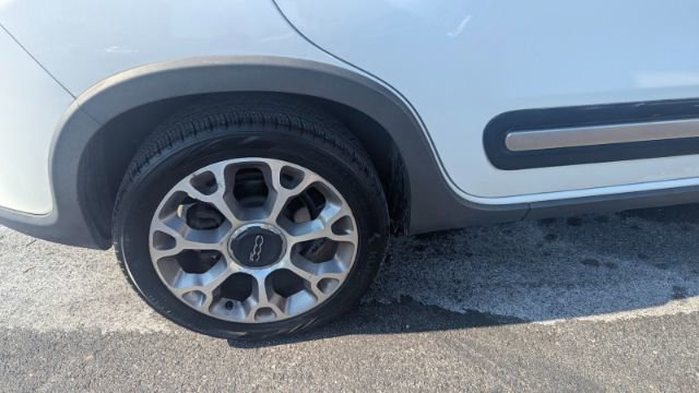Used 2014 FIAT 500L Trekking w/ Popular Equipment Group image 12