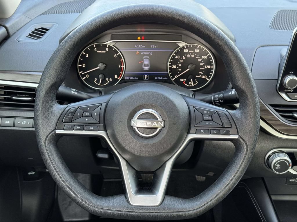 Used 2023 Nissan Altima 2.5 SV AWD/4WD image 11