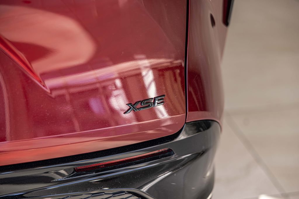 Used 2025 Toyota Sienna XSE image 17