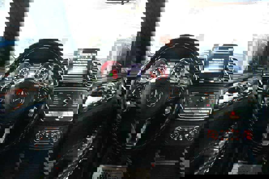 Used 2018 Mercedes-Benz GLS 550 4MATIC image 36