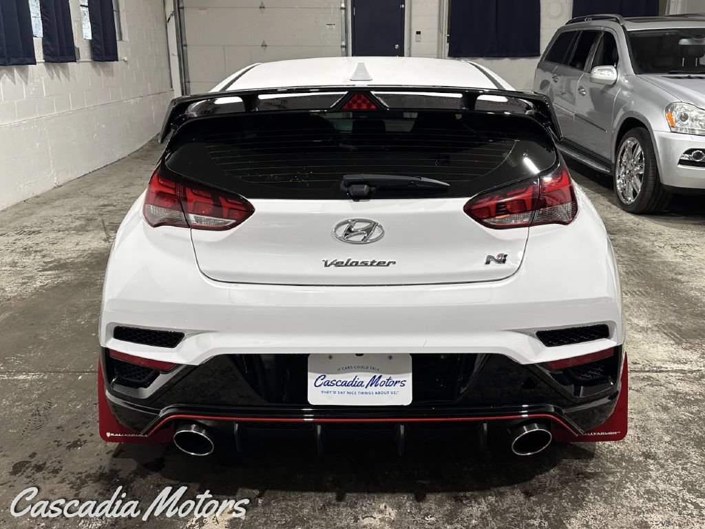 Used 2022 Hyundai Veloster N FWD image 5
