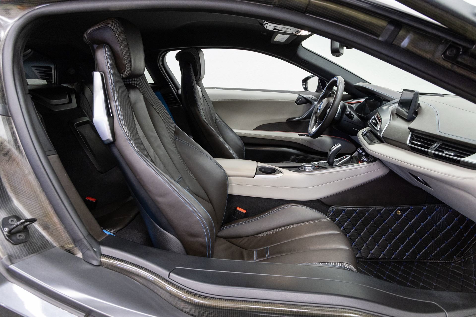 Used 2016 BMW i8 AWD/4WD image 13