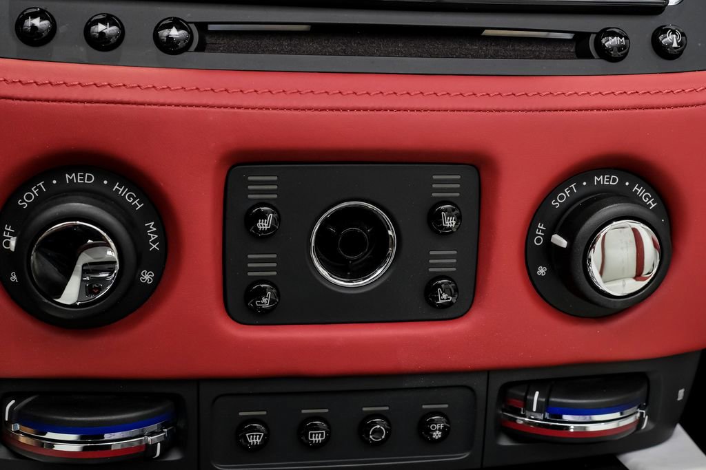 Used 2018 Rolls-Royce Dawn image 24