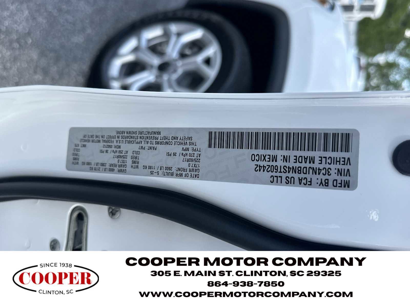 Used 2025 Jeep Compass Latitude image 28
