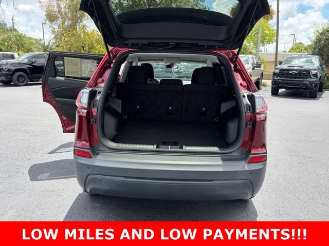 Used 2020 Jeep Cherokee Latitude FWD image 16