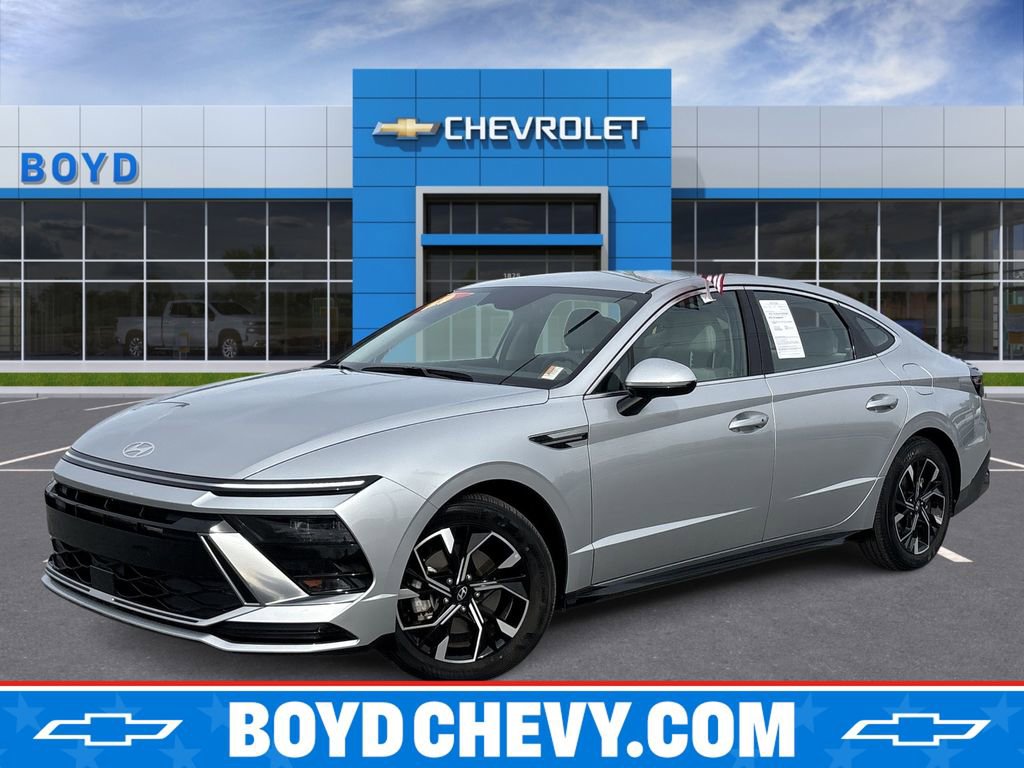 Used 2025 Hyundai Sonata SEL FWD image 1