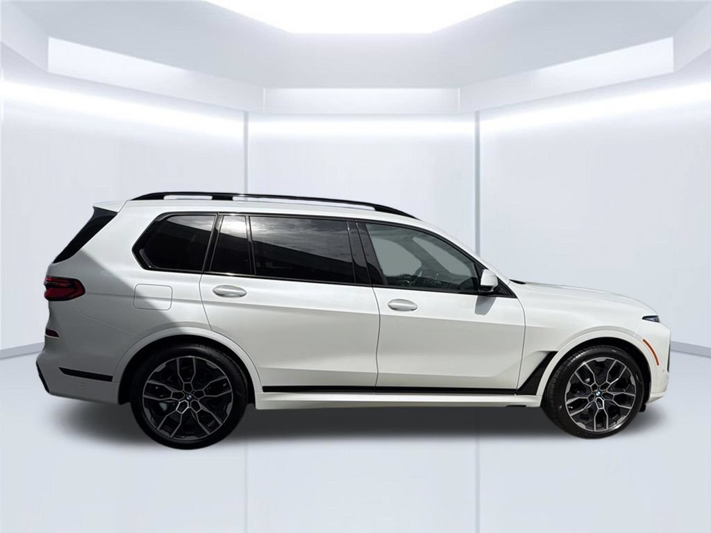 New 2026 BMW X7 xDrive40i w/ M Sport Package AWD/4WD image 7