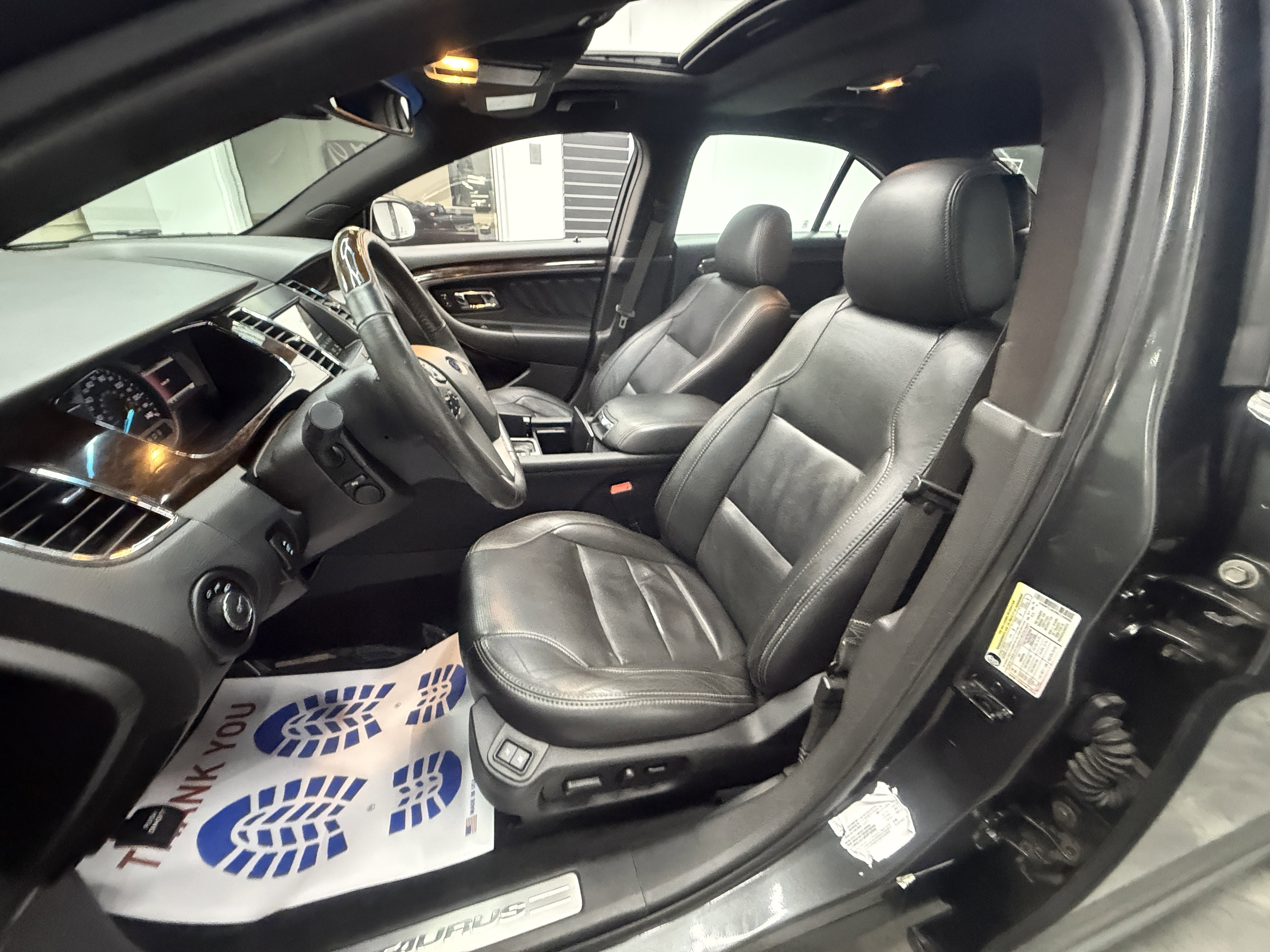 Used 2017 Ford Taurus Limited image 11