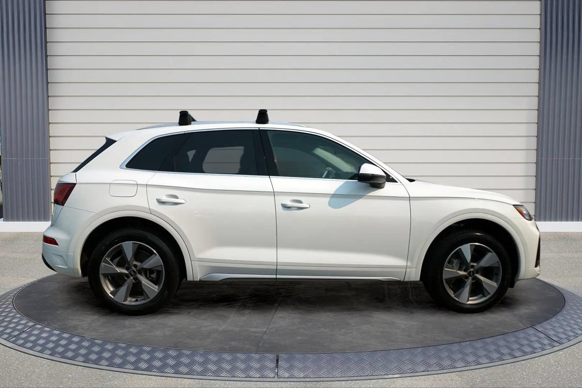 Used 2023 Audi Q5 2.0T Premium w/ Convenience Package AWD/4WD image 8