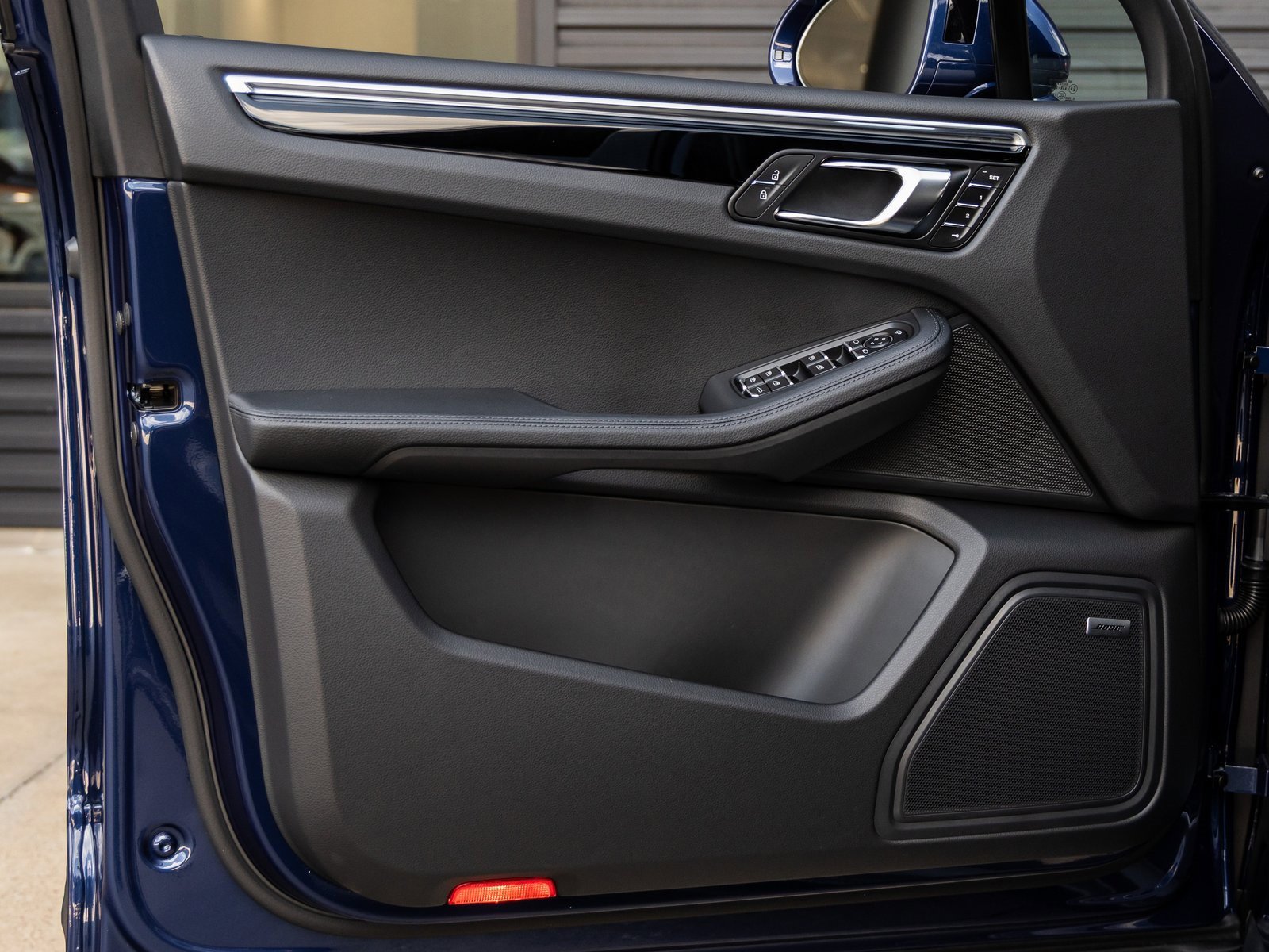 New 2026 Porsche Macan image 22