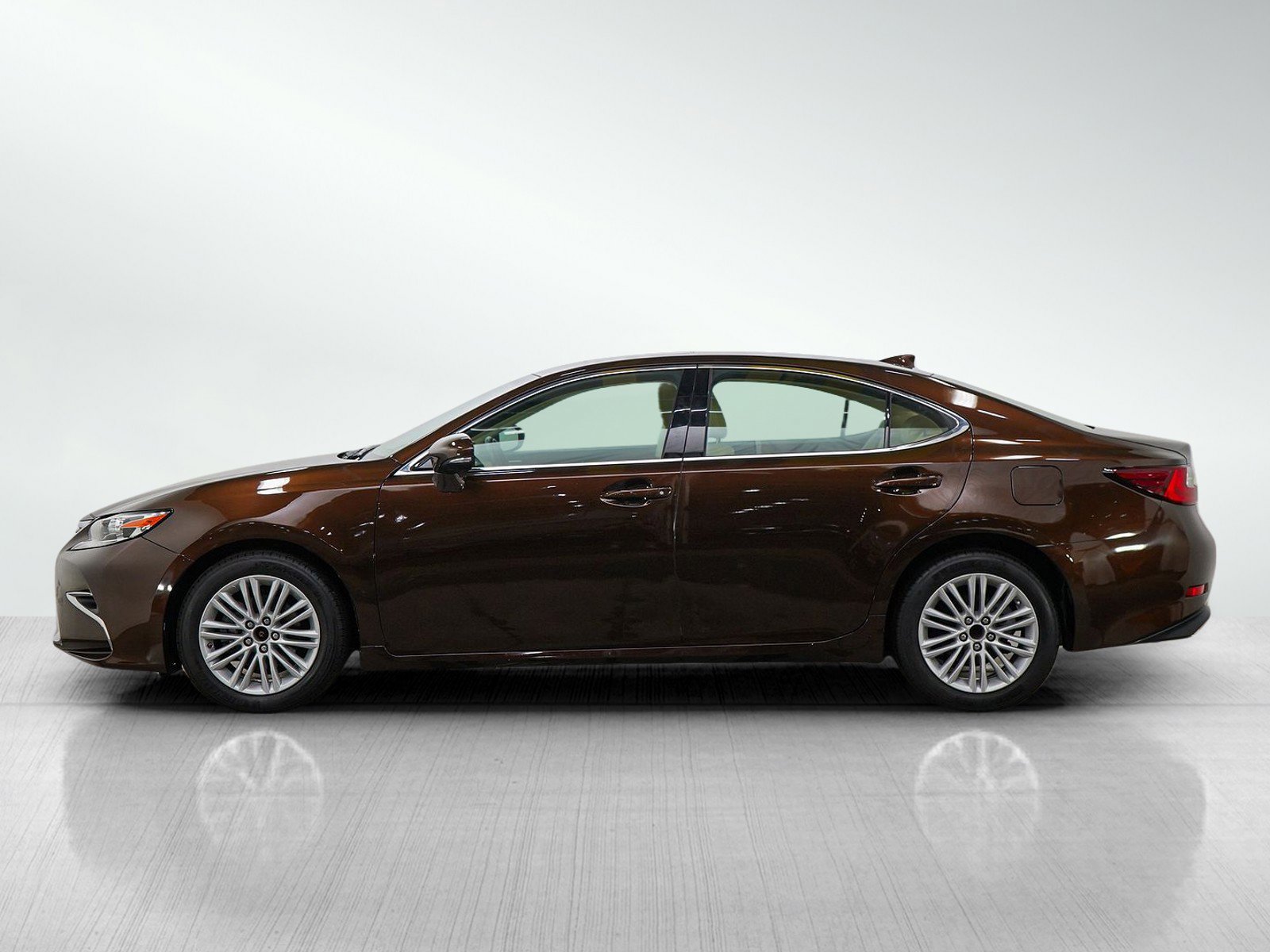 Used 2016 Lexus ES 350 w/ Accessory Package 2 FWD image 2