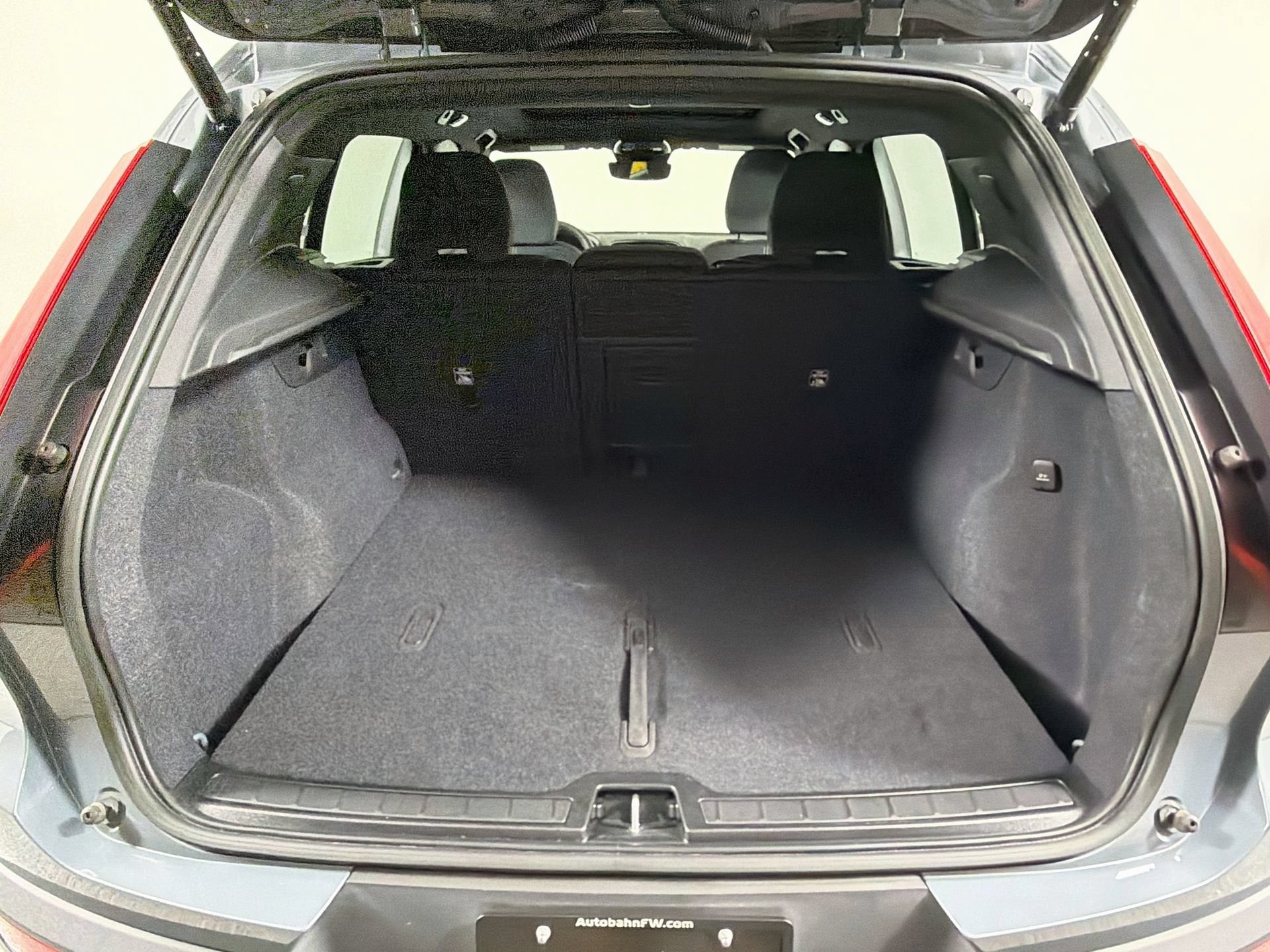 Certified 2023 Volvo XC40 B5 Plus w/ Climate Package AWD/4WD image 27