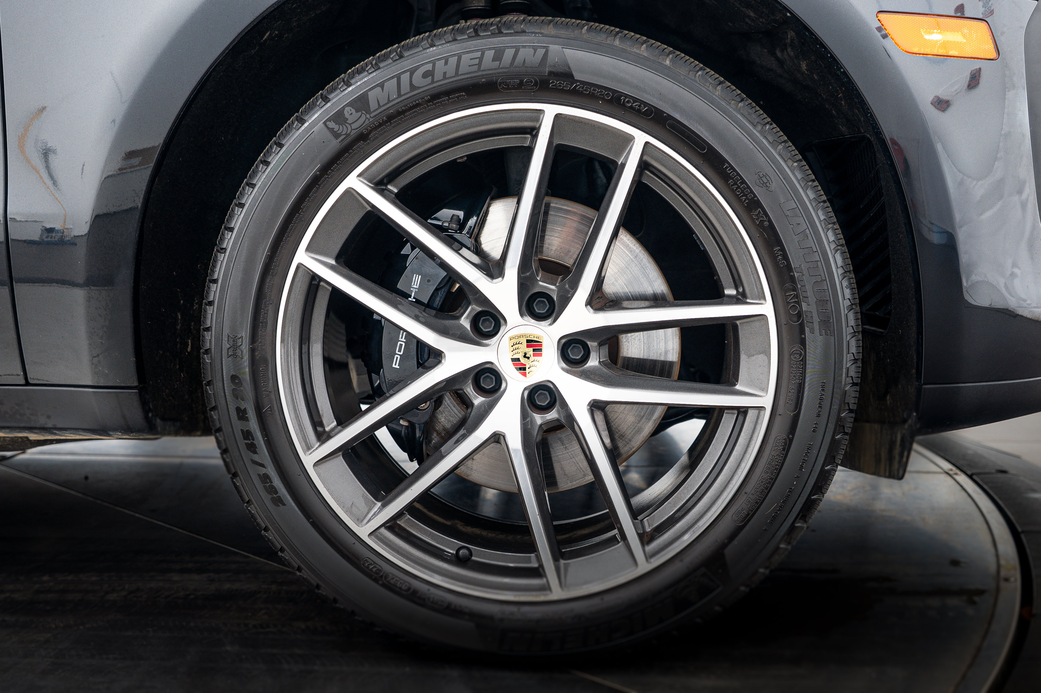 Certified 2024 Porsche Macan S AWD/4WD image 11