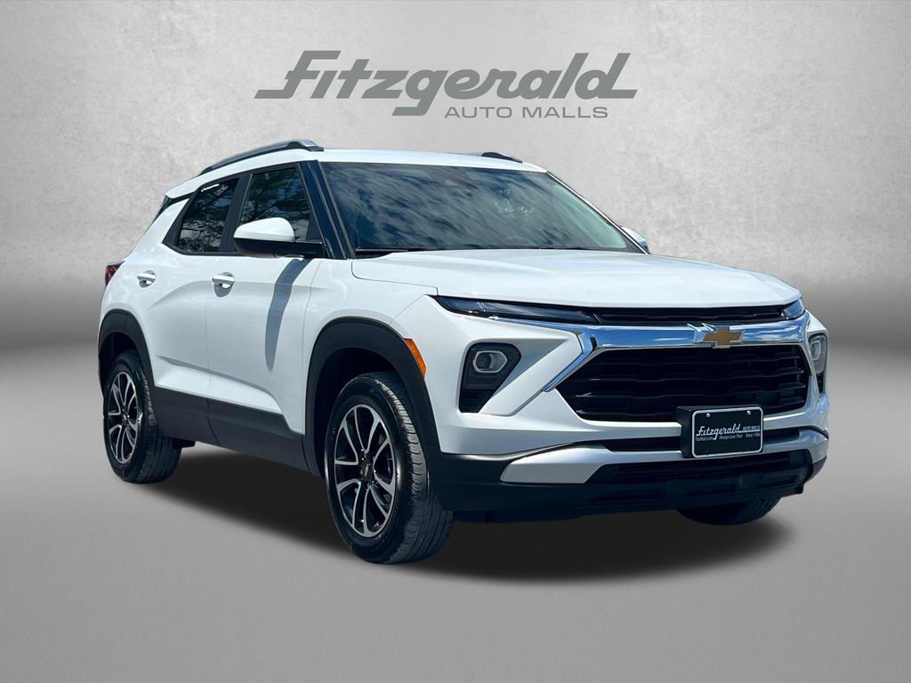 Used 2025 Chevrolet TrailBlazer LT AWD/4WD image 1