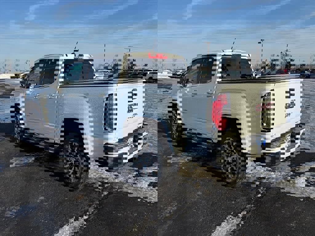 Certified 2022 GMC Canyon Denali image 3