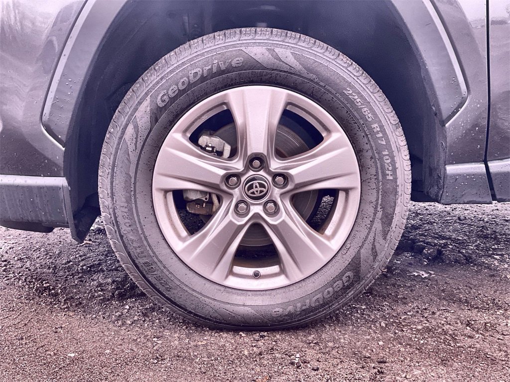 Used 2023 Toyota RAV4 XLE image 18