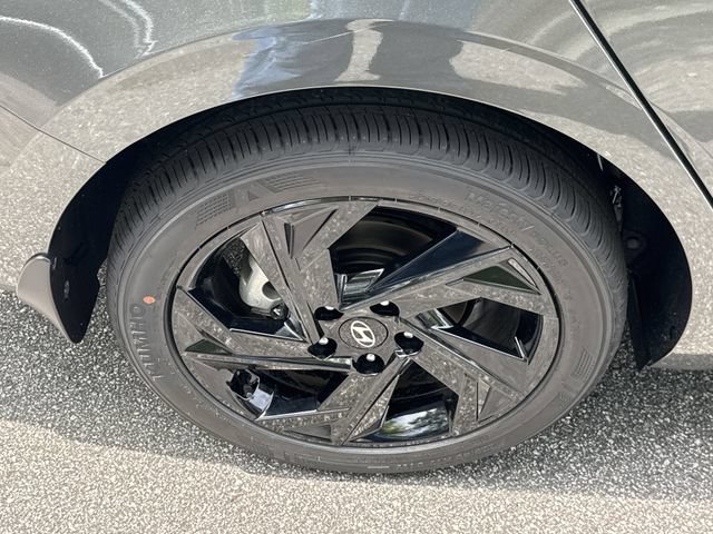 New 2026 Hyundai Elantra Sport FWD image 17
