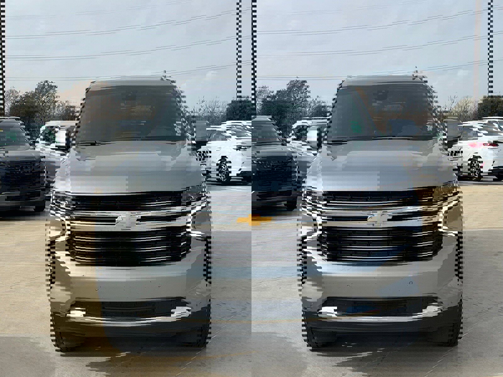 Used 2024 Chevrolet Suburban LT image 2