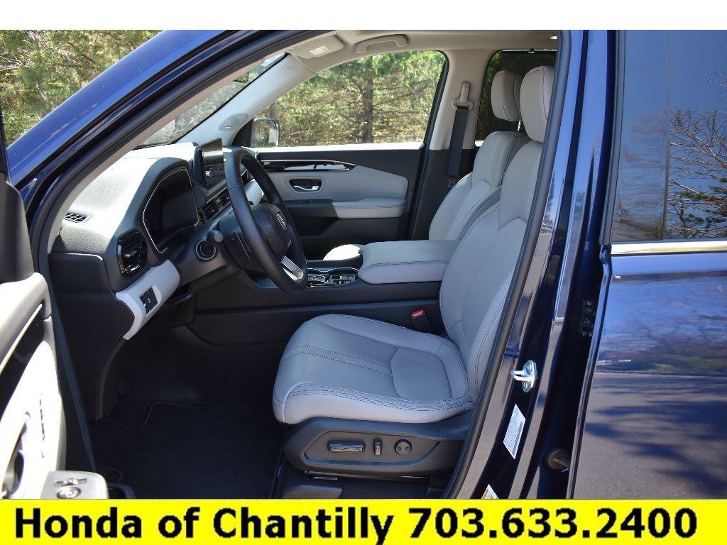 Used 2025 Honda Pilot Touring image 27