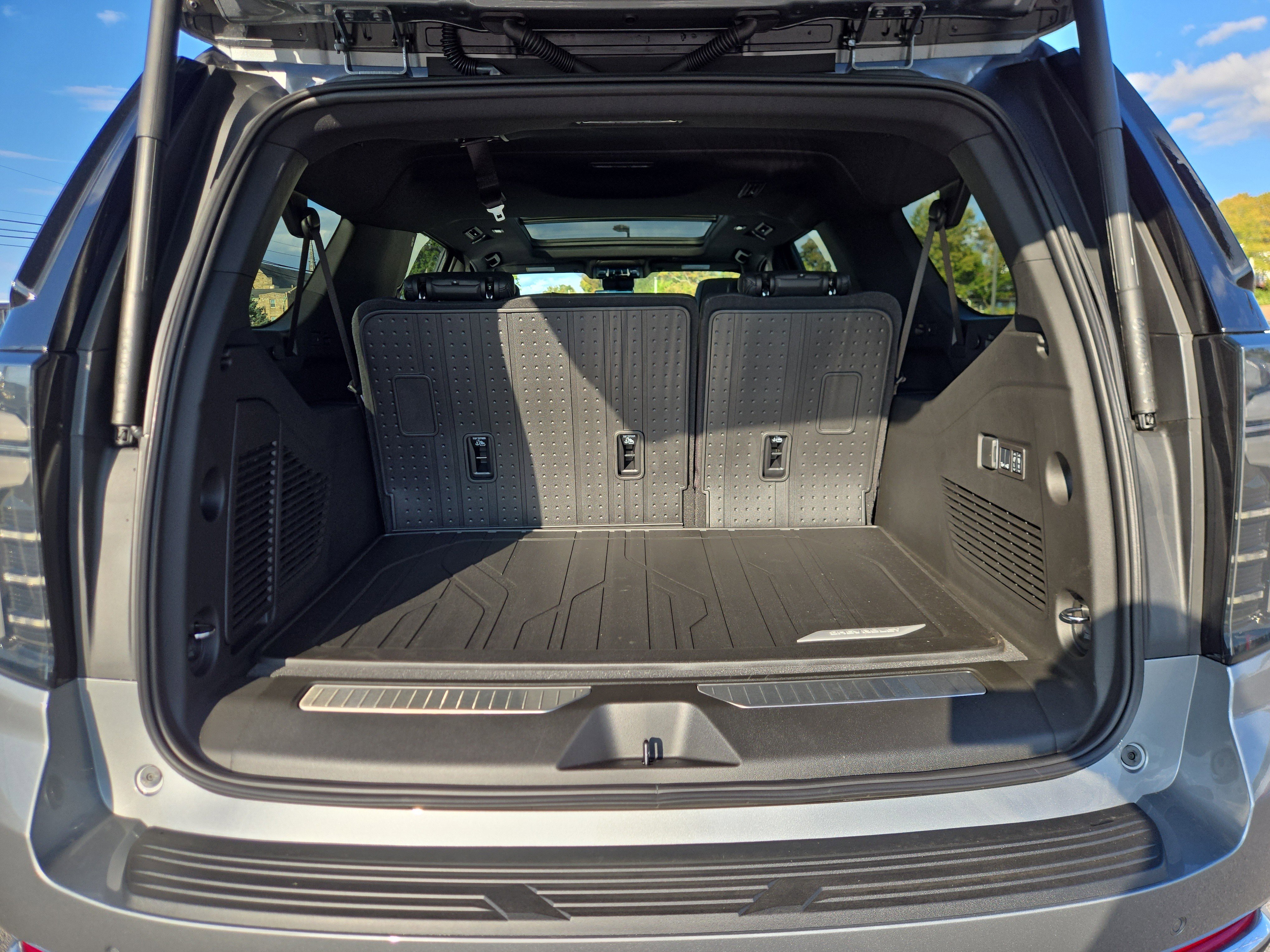New 2026 Chevrolet Suburban High Country w/ Sun And Tow Package image 5