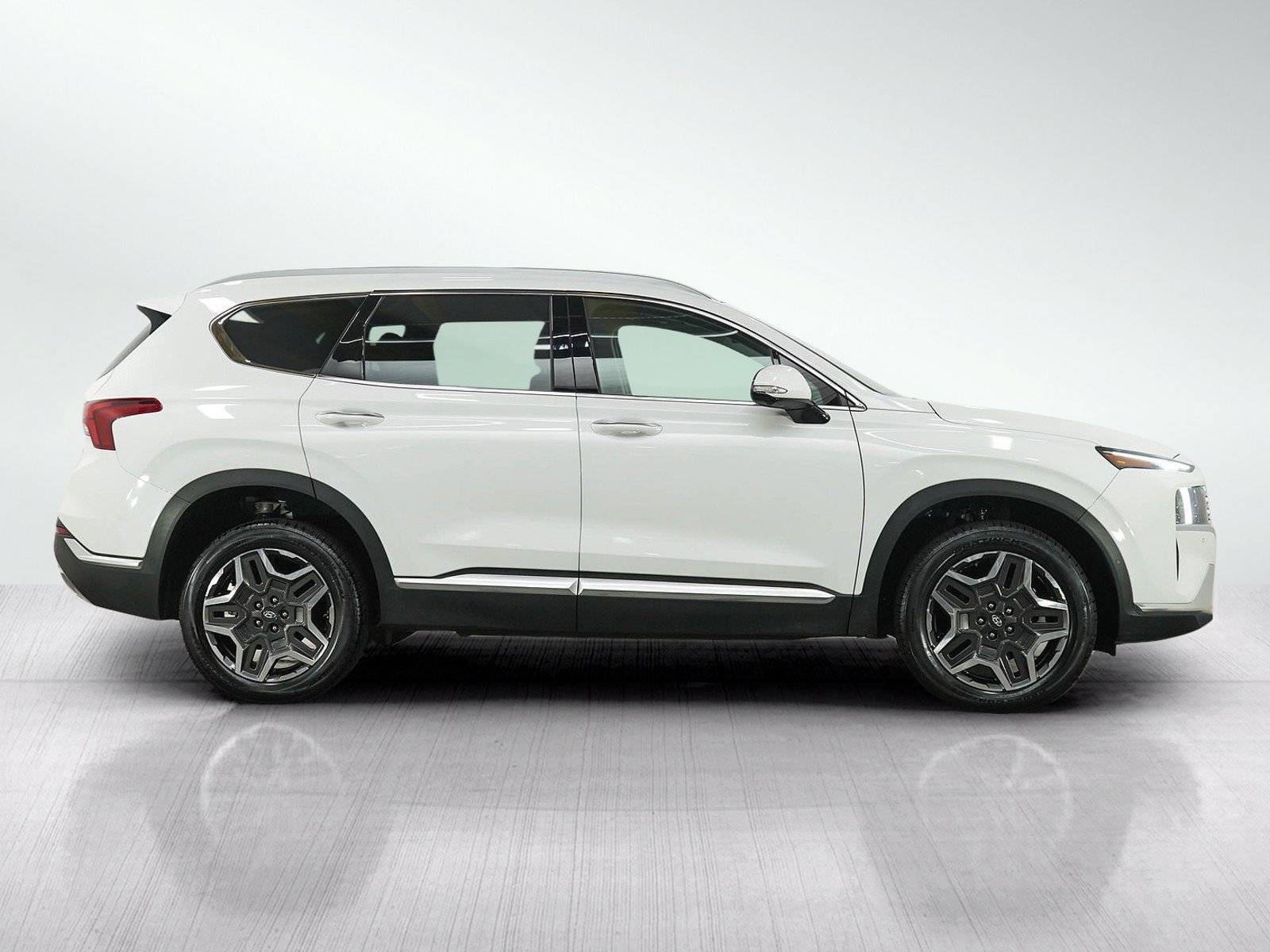 Used 2023 Hyundai Santa Fe Limited AWD/4WD image 6