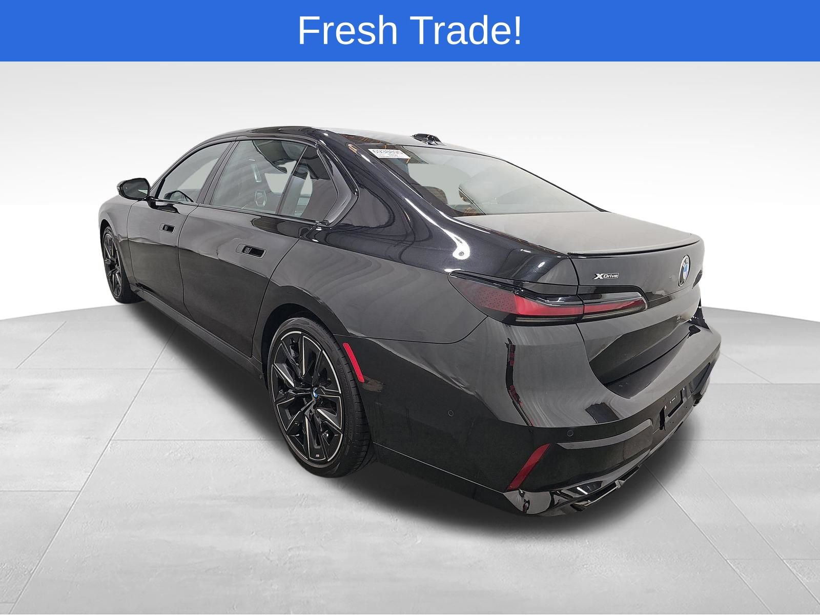 Certified 2025 BMW 760i xDrive w/ Executive Package AWD/4WD image 6