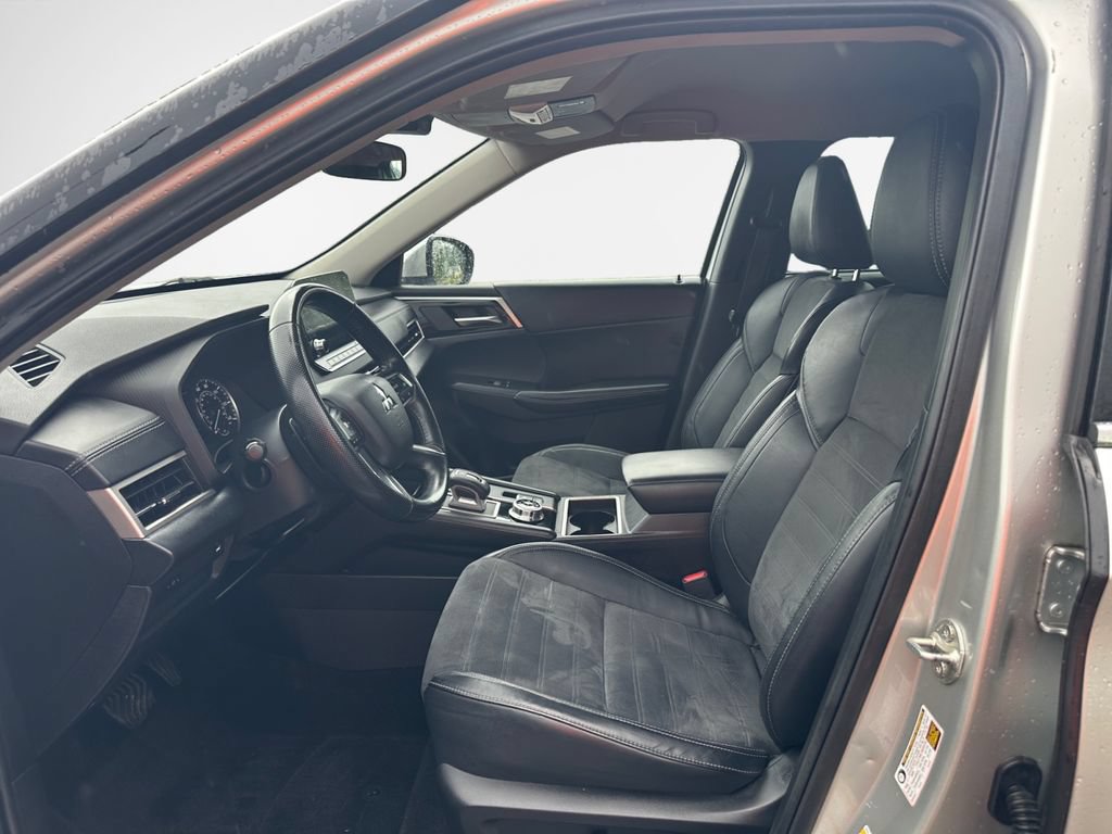 Used 2022 Mitsubishi Outlander SE AWD/4WD image 12