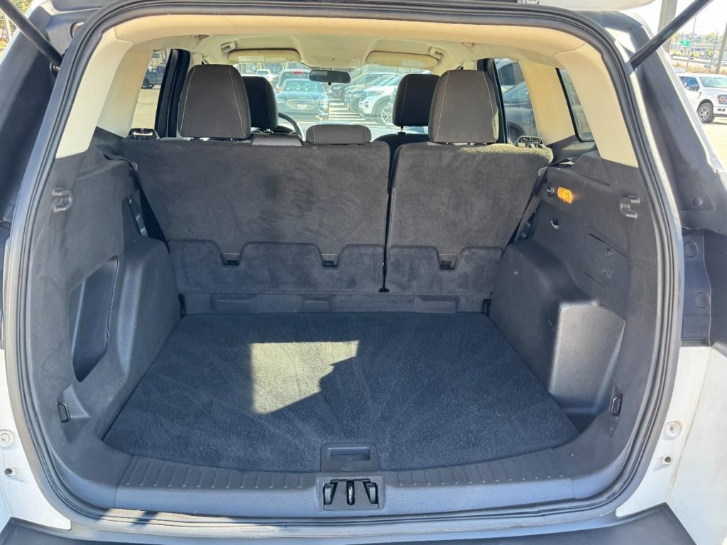 Used 2017 Ford Escape SE w/ Equipment Group 201A FWD image 6