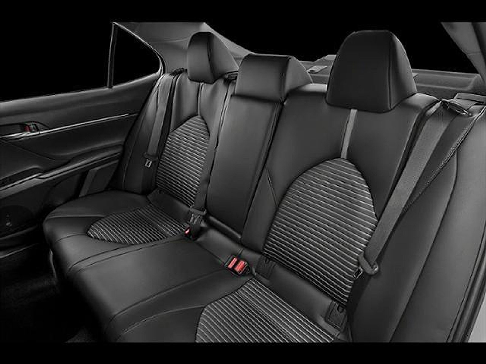 Used 2021 Toyota Camry SE w/ Cold Weather Package FWD image 78