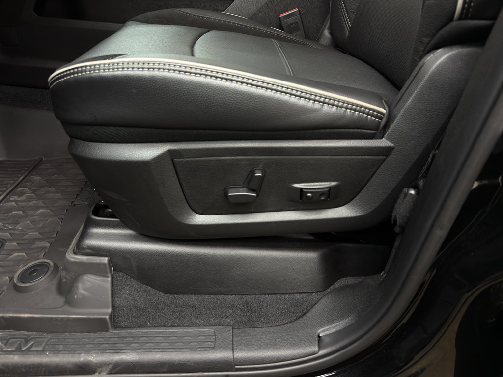 New 2025 RAM 2500 Laramie AWD/4WD image 14