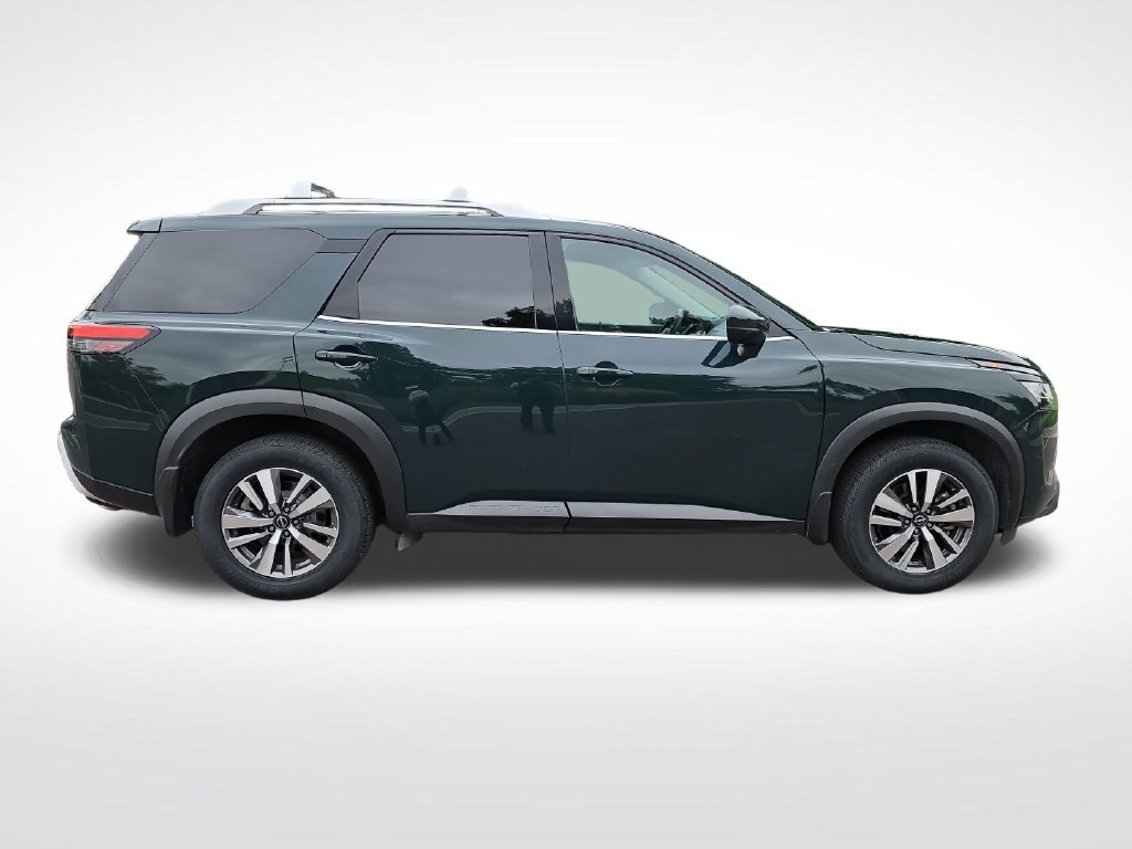 Used 2024 Nissan Pathfinder SL AWD/4WD image 7