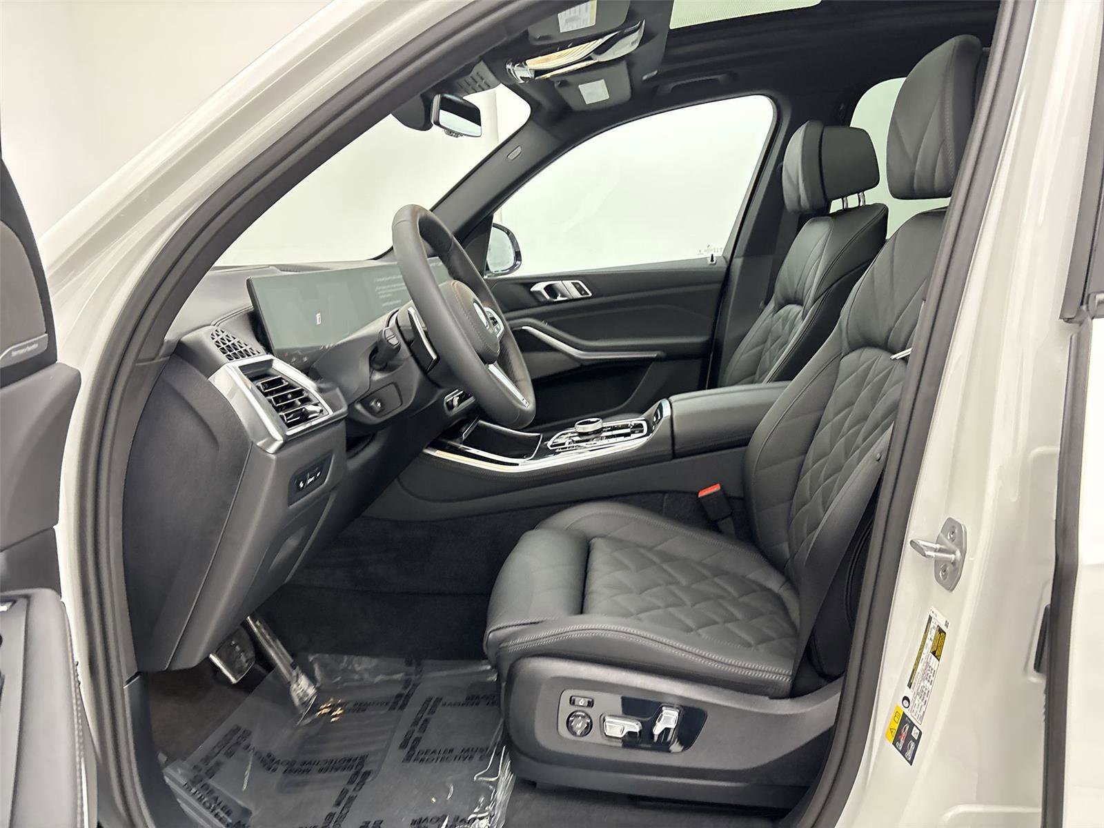 New 2026 BMW X5 xDrive50e w/ Executive Package image 25