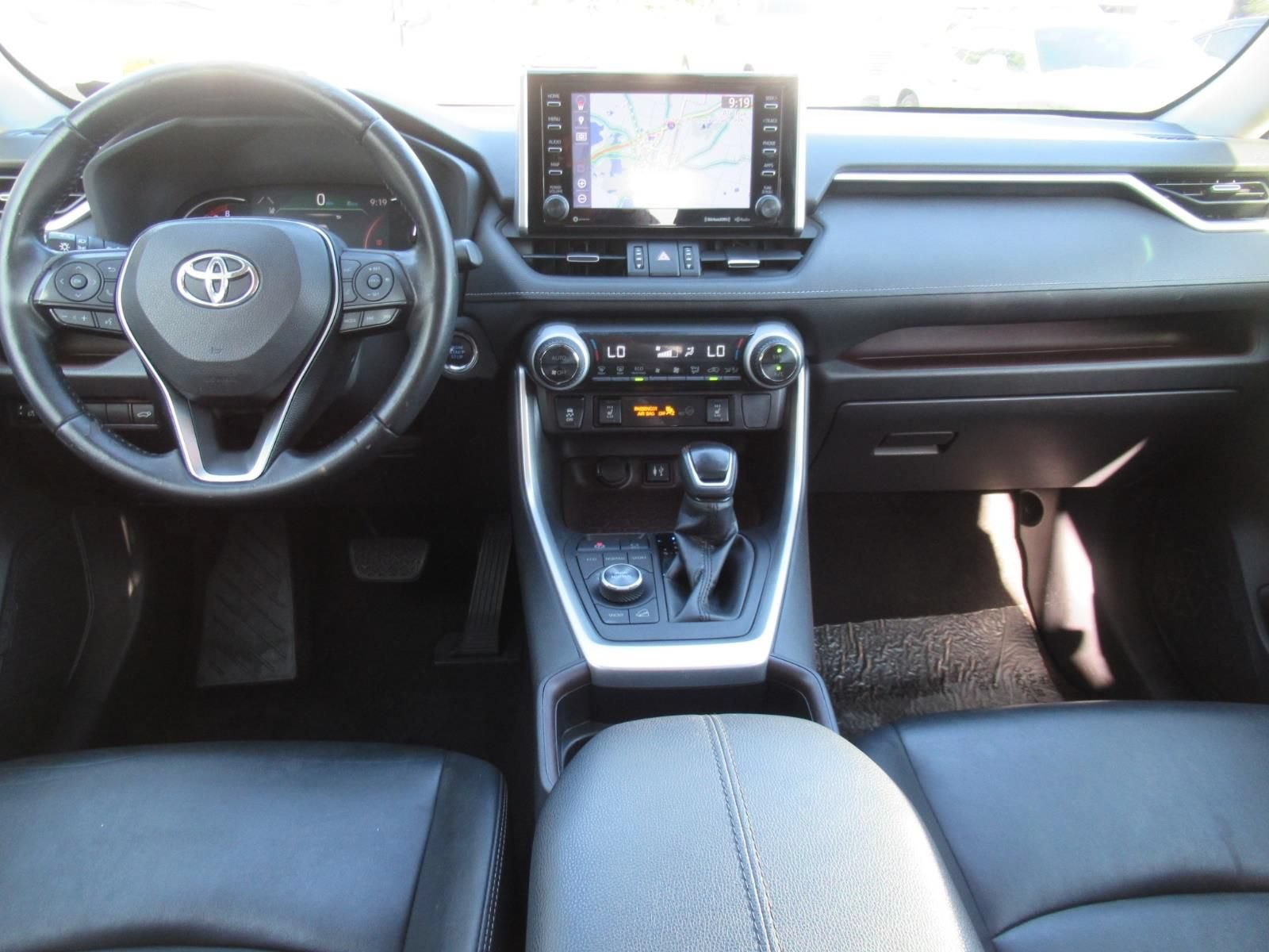 Used 2019 Toyota RAV4 Limited AWD/4WD image 12