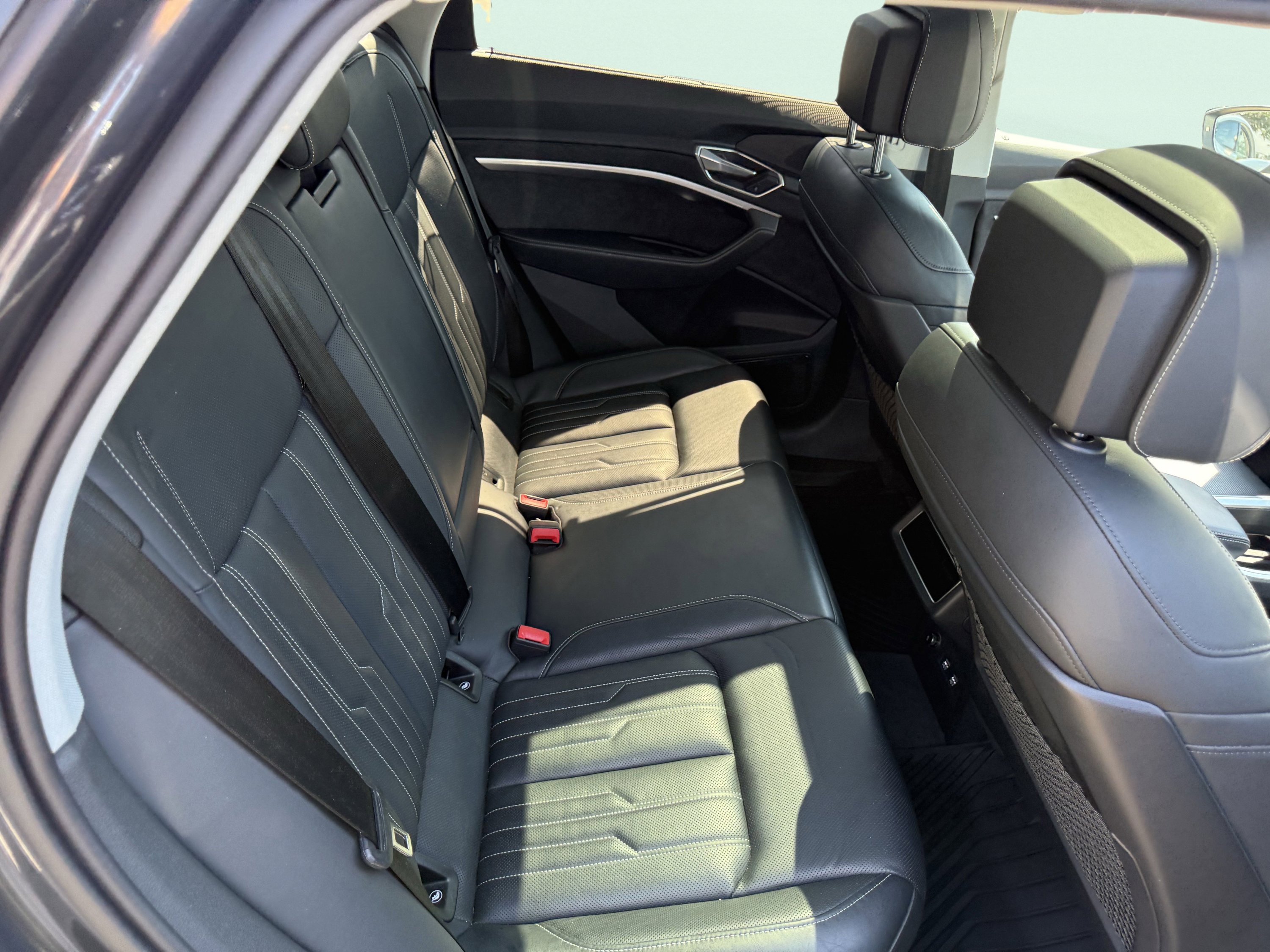 Used 2019 Audi e-tron Prestige w/ Prestige Package image 49