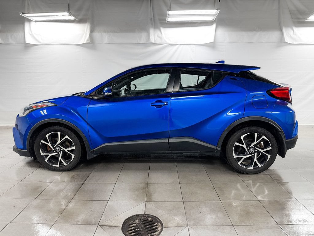 Used 2018 Toyota C-HR XLE FWD image 3