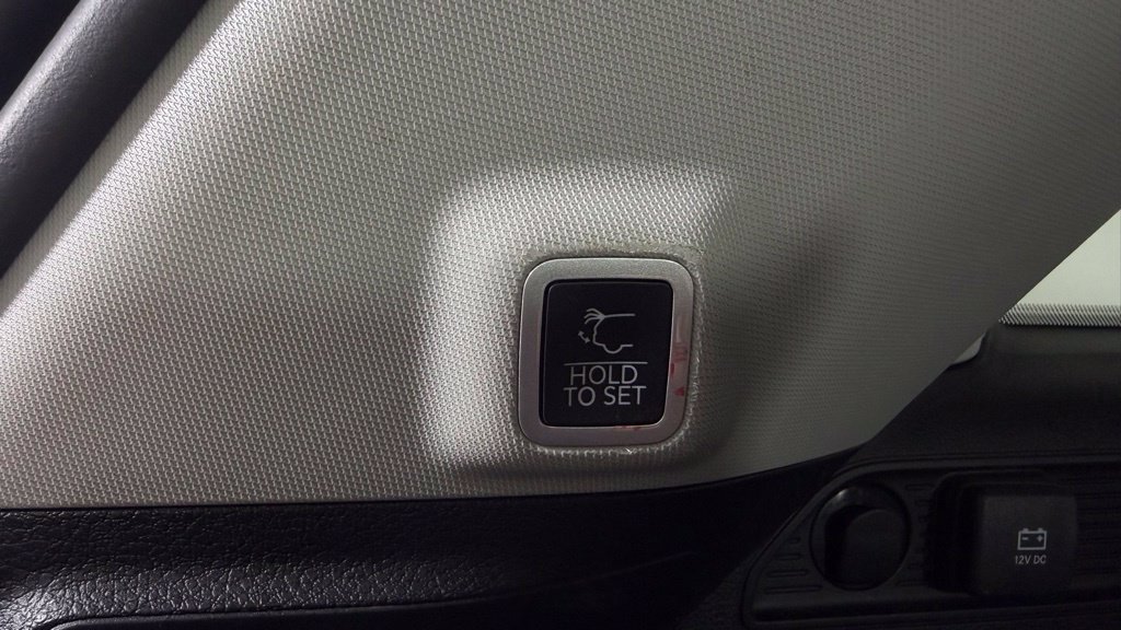 Used 2022 Jeep Grand Cherokee Overland w/ Luxury Tech Group IV AWD/4WD image 12