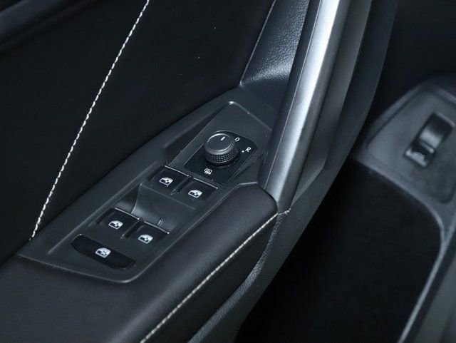 Used 2024 Volkswagen Tiguan SE FWD image 17