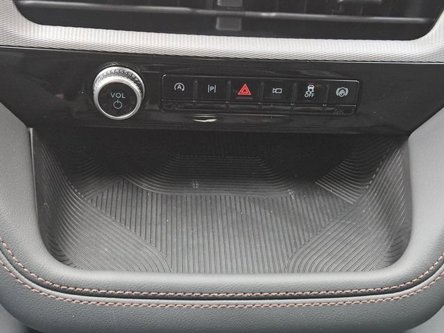 New 2025 Ford Explorer Active image 14