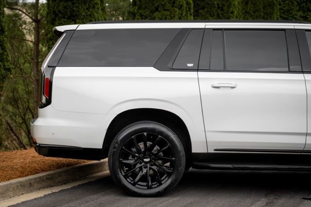 Used 2022 Cadillac Escalade ESV Sport w/ Touring Package image 13