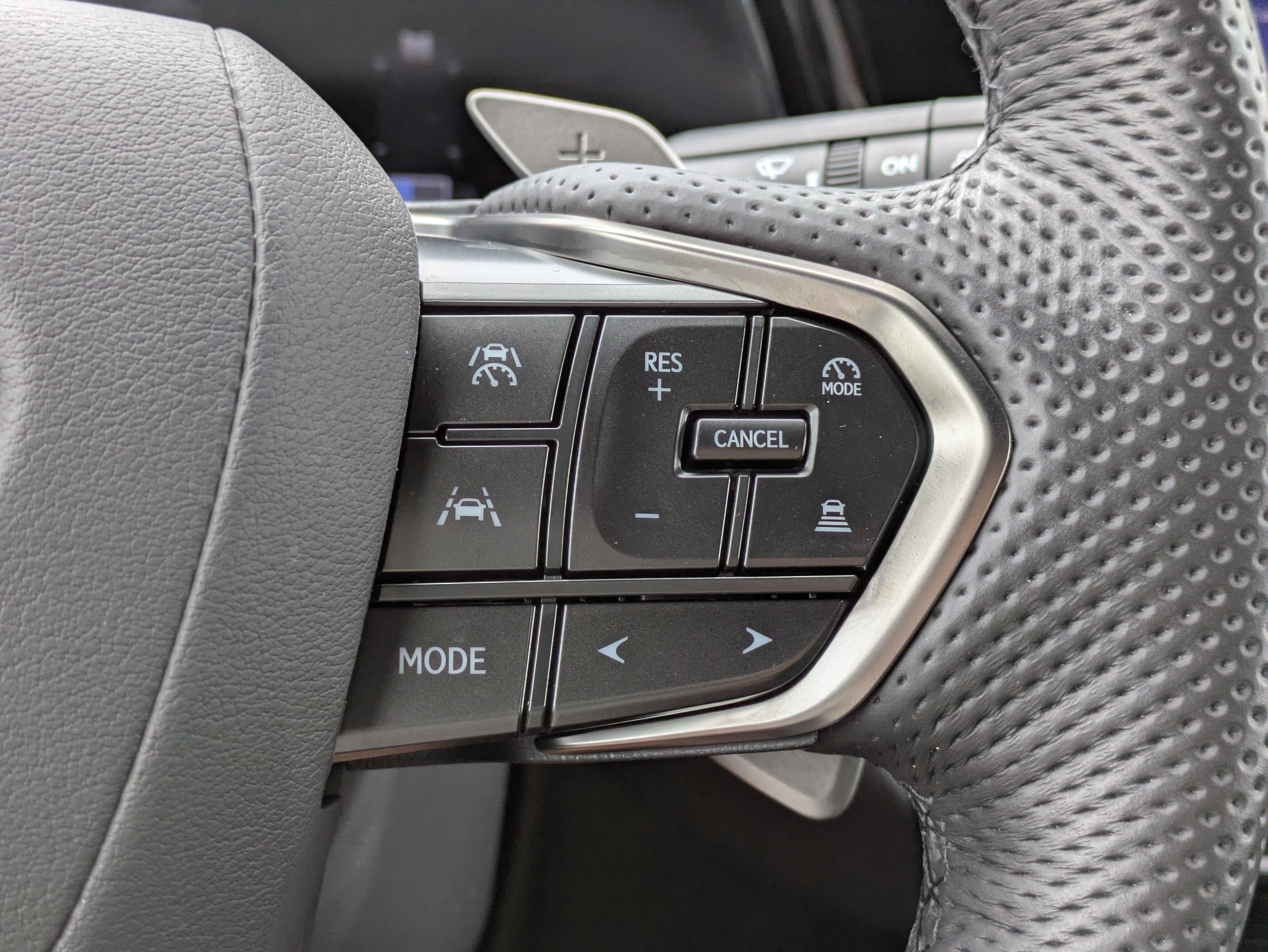 Used 2026 Lexus TX 500h AWD w/ Technology Package image 24