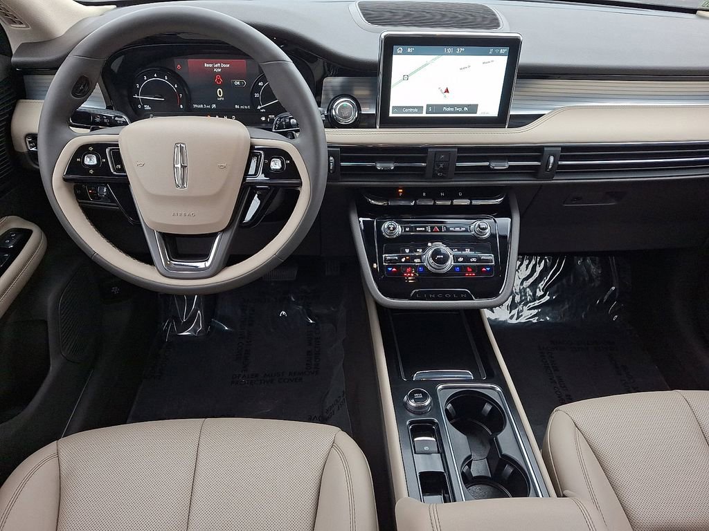 Certified 2022 Lincoln Corsair AWD w/ Equipment Group 101A image 11