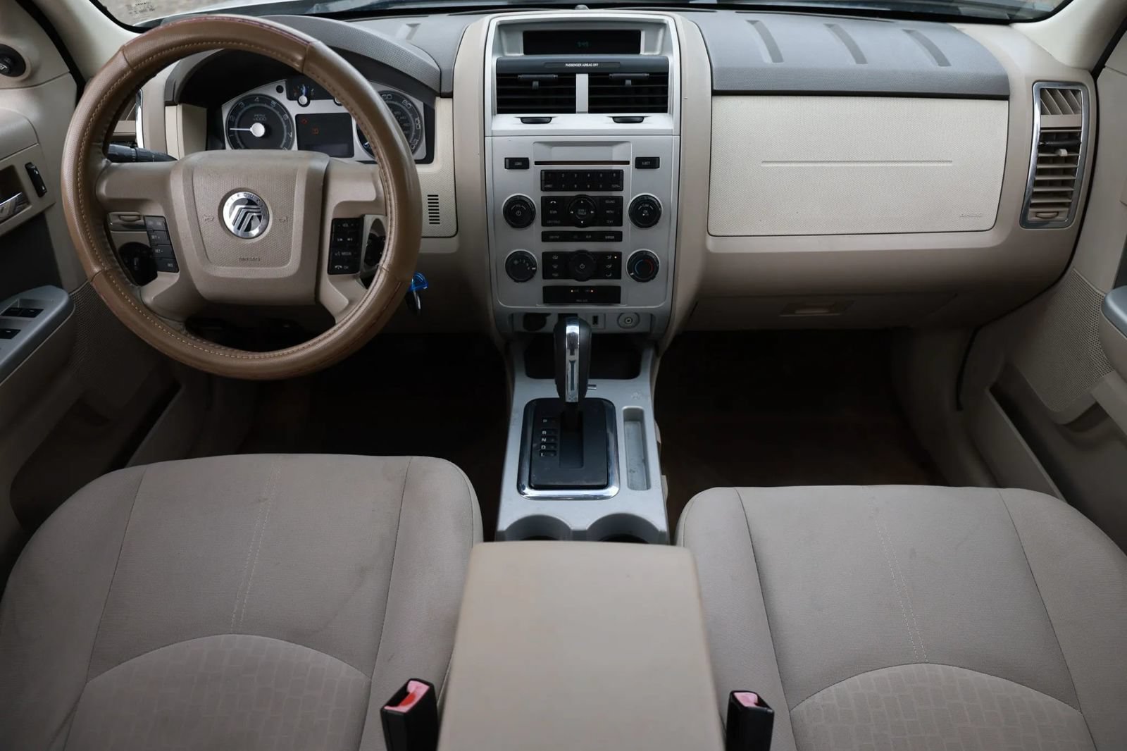Used 2010 Mercury Mariner 4WD image 2