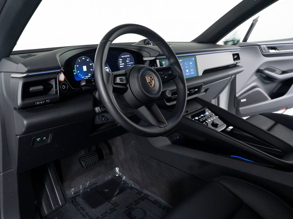 Certified 2025 Porsche Macan 4 Electric AWD/4WD image 16