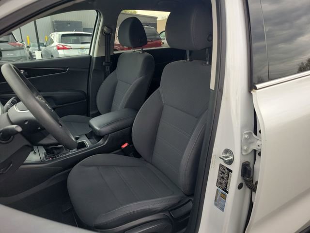 Used 2020 Kia Sorento LX image 19
