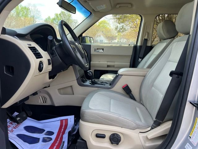 Used 2019 Ford Flex SE image 12