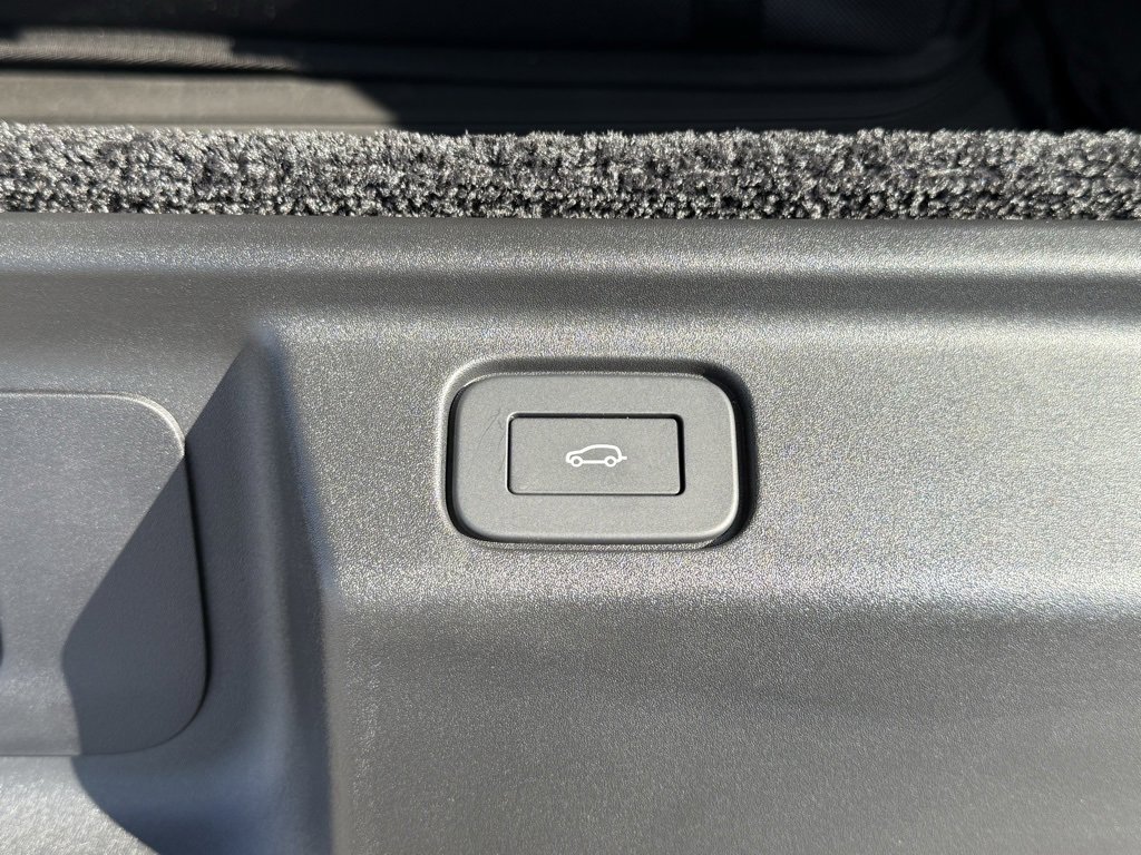 New 2025 Land Rover Range Rover SE image 37